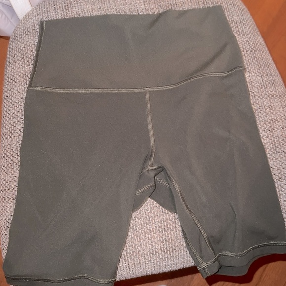 Lululemon Align Biker Shorts Olive Green 8" Inseam Rare Size 6 - Picture 3 of 10